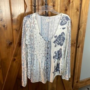 Cute flowing top size L